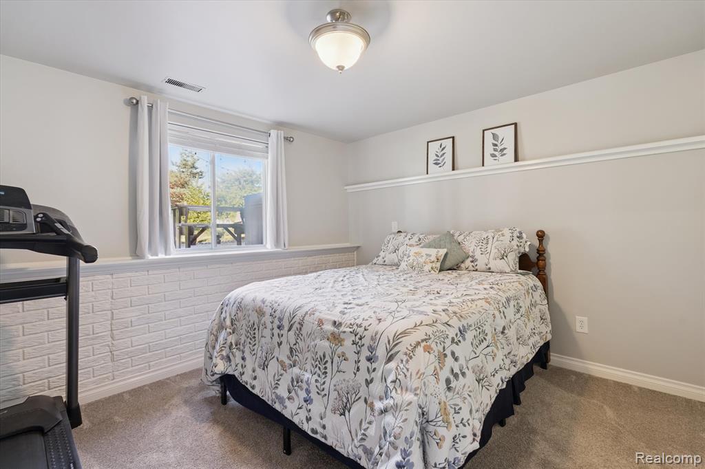 7056 Glenmeadow Court, Grand Blanc, MI 48439 — Photo 33