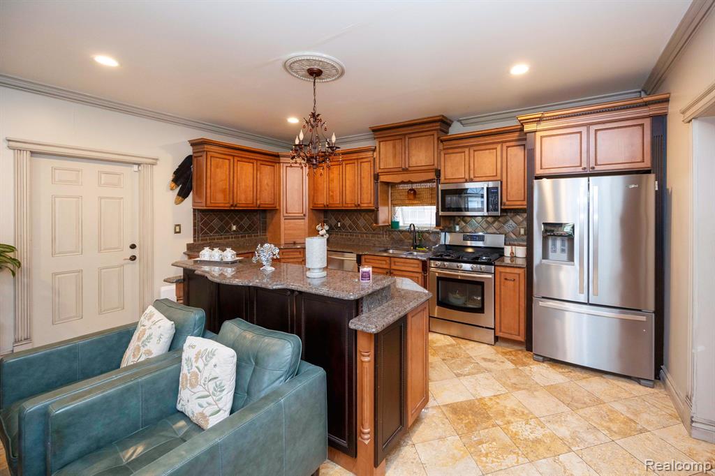 8401 Fenton Street, Dearborn Heights, MI 48127 — Photo 24