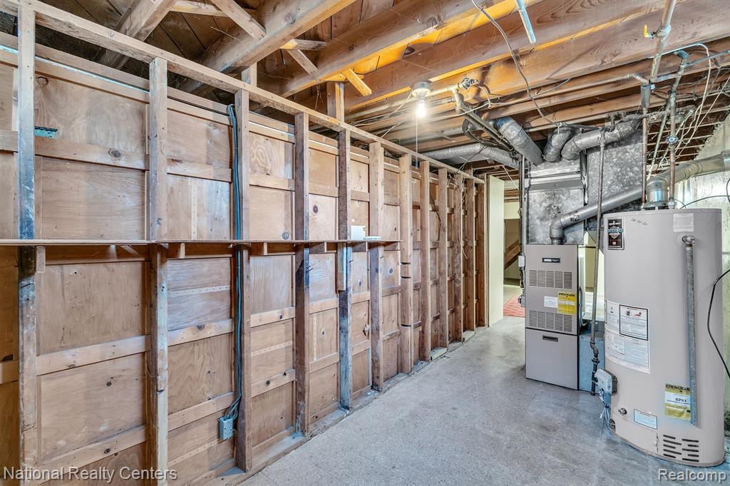 9001 E PERRIN Street, Livonia, MI 48150 — Photo 35