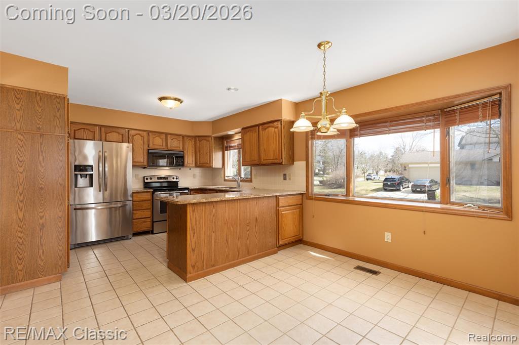 45105 Dunbarton Drive, Novi, MI — Photo 11