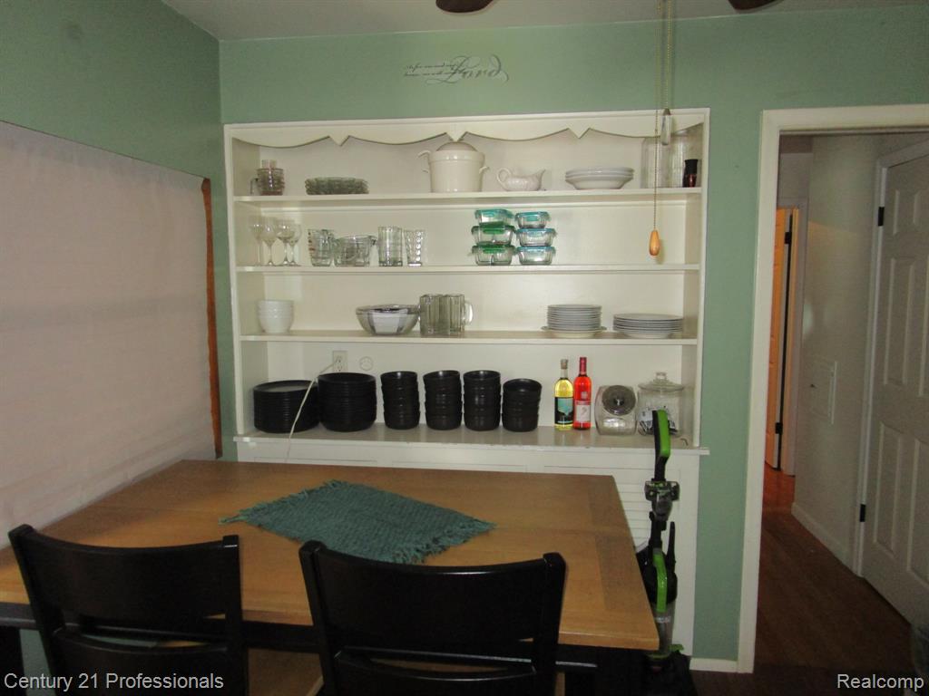 7715 Donna Street, Westland, MI — Photo 11