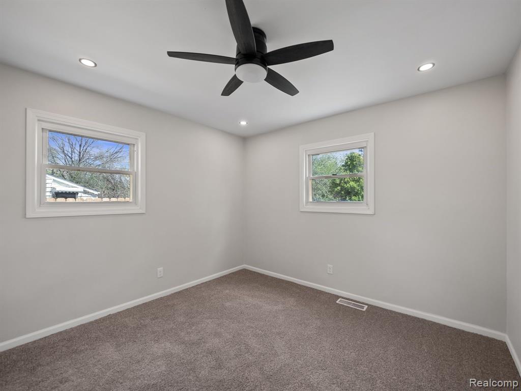 558 S 24TH Street, Saginaw, MI 48601 — Photo 15