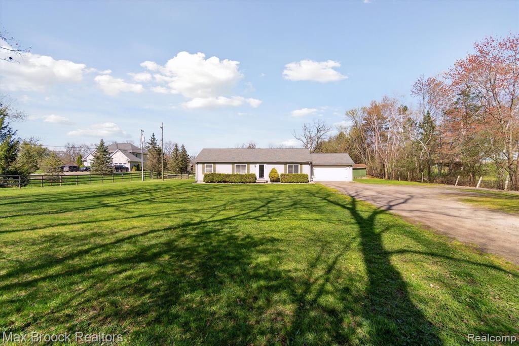 7665 PONTIAC LAKE Road, White Lake, MI — Photo 4