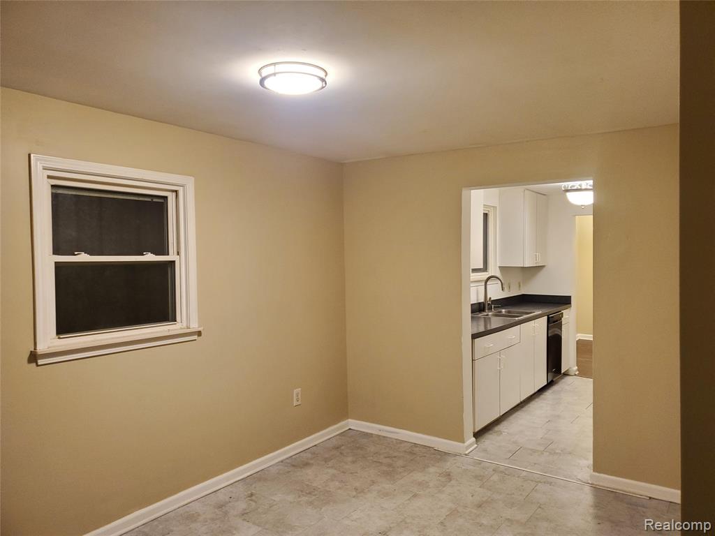 1110 Myrtle Avenue, Waterford, MI 48328 — Photo 13