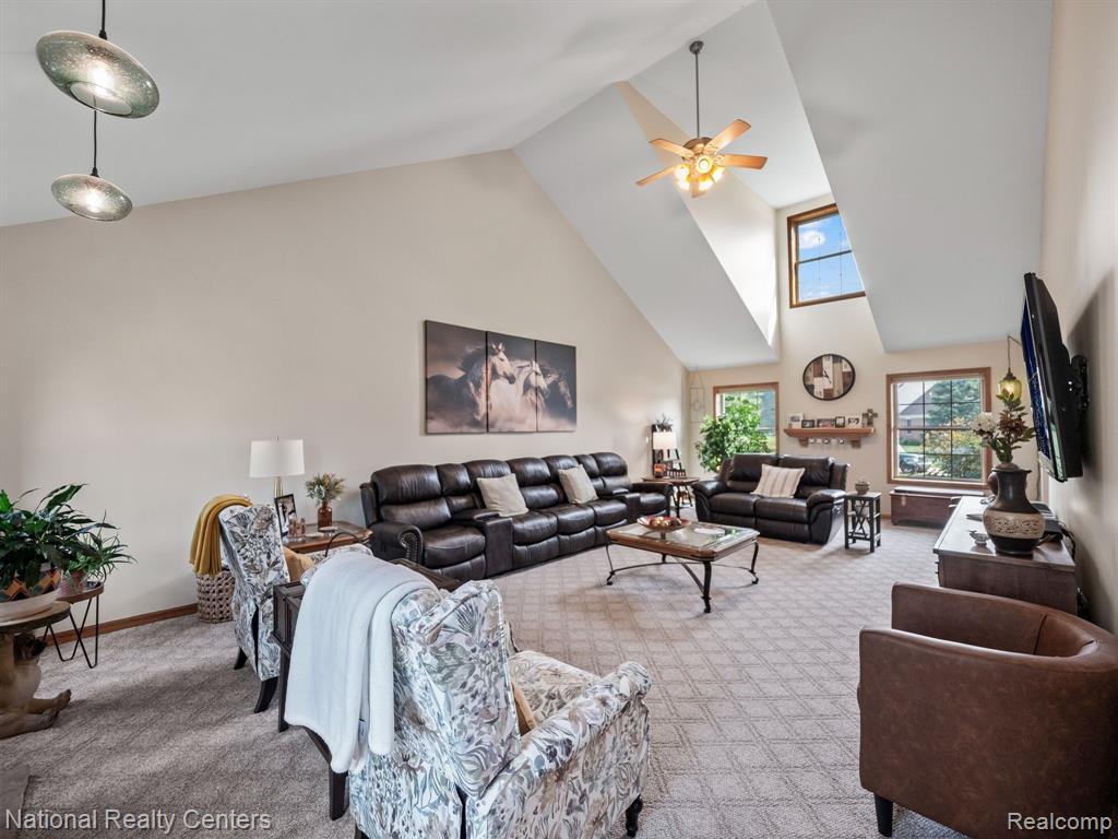 391 MCINTOSH, Almont, MI 48003 — Photo 16