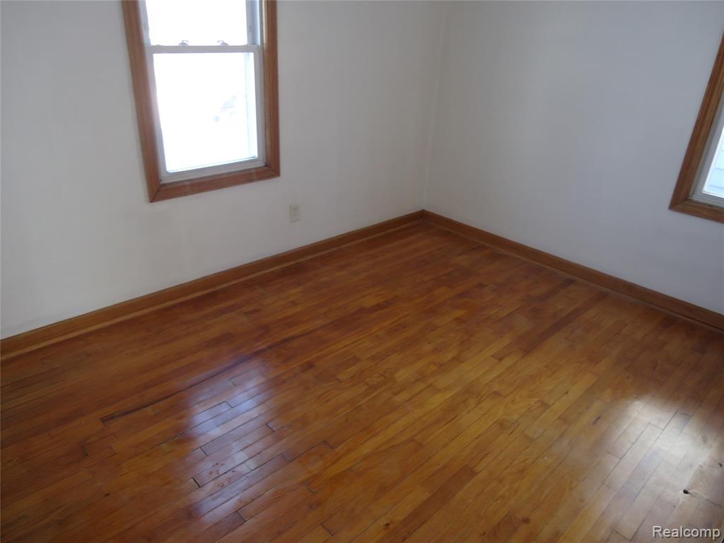 829 HUDSON Street, Wyandotte, MI 48192 — Photo 15