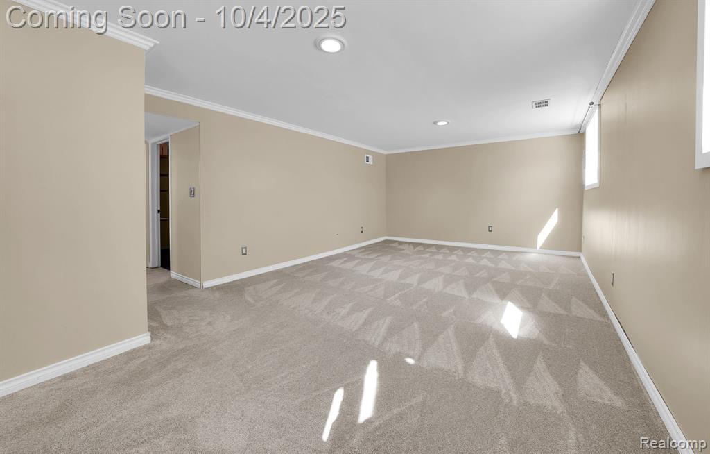 42708 Wilmington Drive, Sterling Heights, MI 48313 — Photo 24