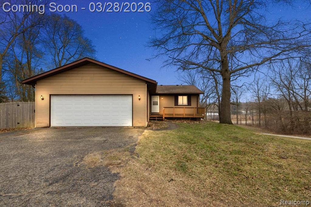 6210 Tripp Road, Holly, MI 48442 — front exterior