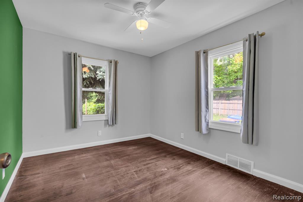 8661 Cadillac Avenue, Warren, MI 48089 — Photo 12
