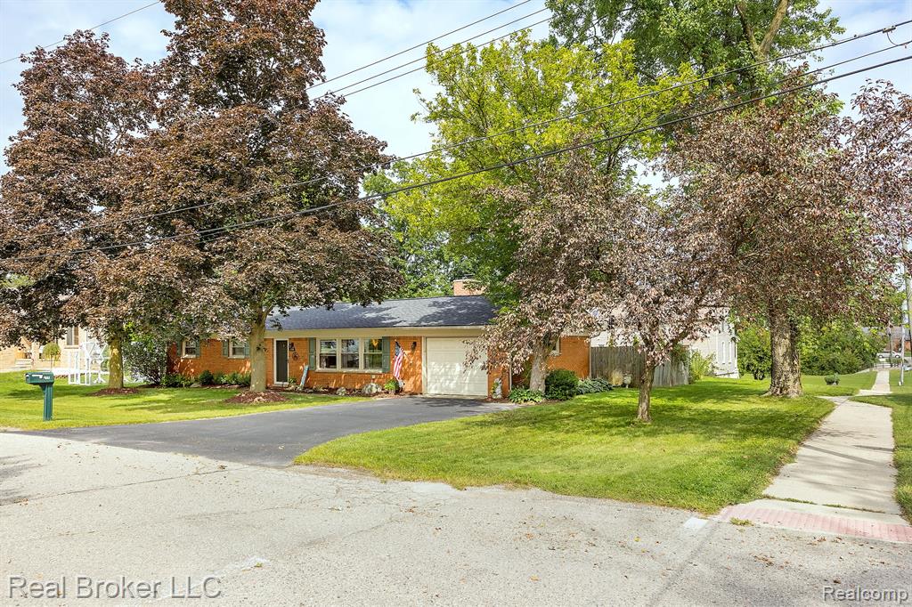 495 GLENN Court, Lake Orion, MI 48362 — Photo 27