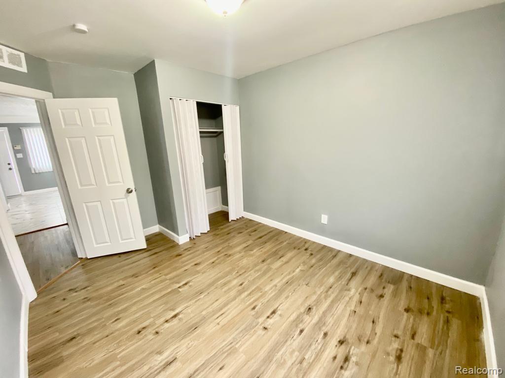 9145 DECATUR Street, Detroit, MI 48228 — Photo 11