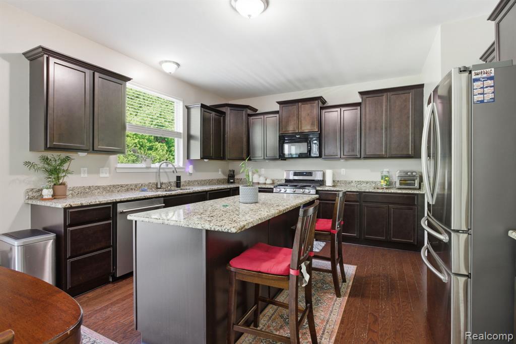 28720 Apple Blossom Drive, Flat Rock, MI 48134 — Photo 16