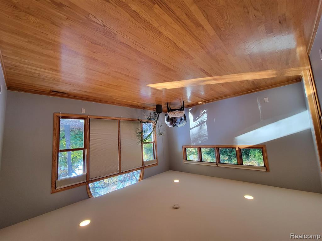 8808 Big Lake Road, Clarkston, MI — Photo 28