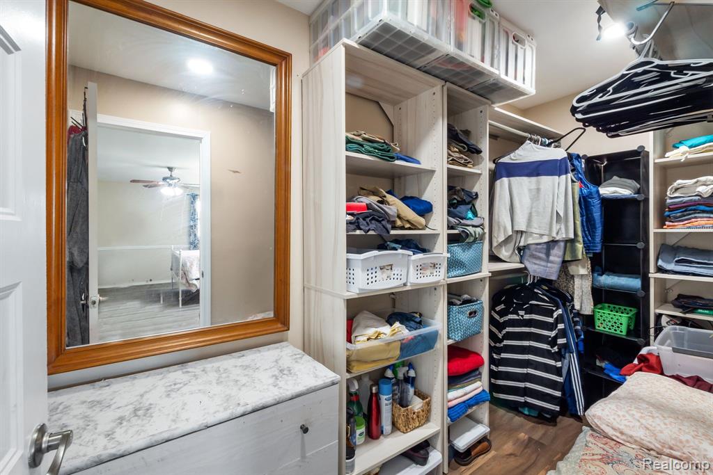 5784 FAIRCASTLE Drive, Troy, MI 48098 — Photo 13