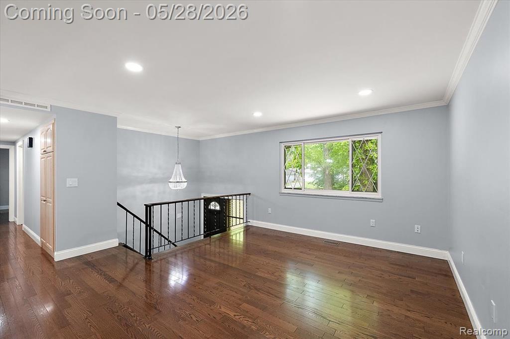 25136 Westmoreland Drive, Farmington, MI 48336 — Photo 11