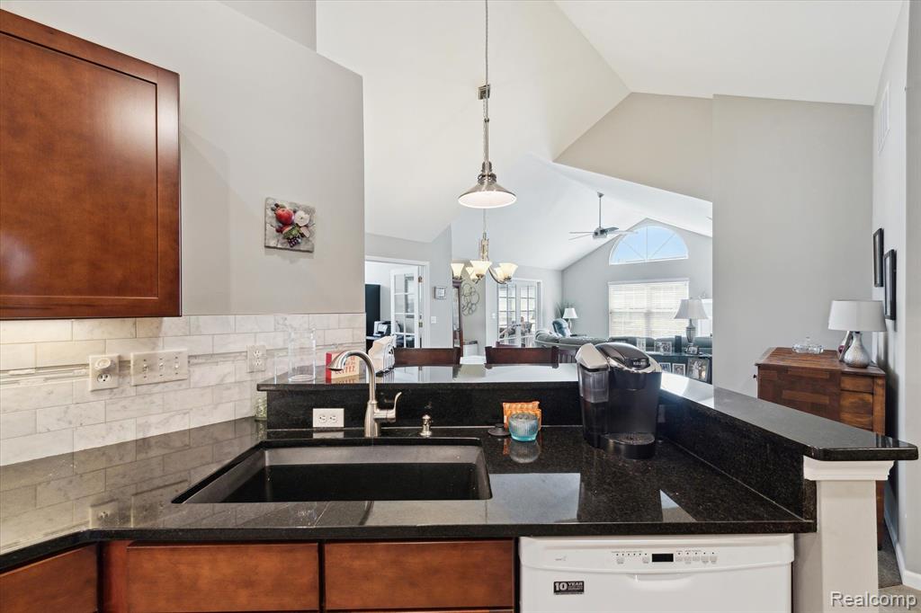 36062 ABBEY Drive, Westland, MI — Photo 15