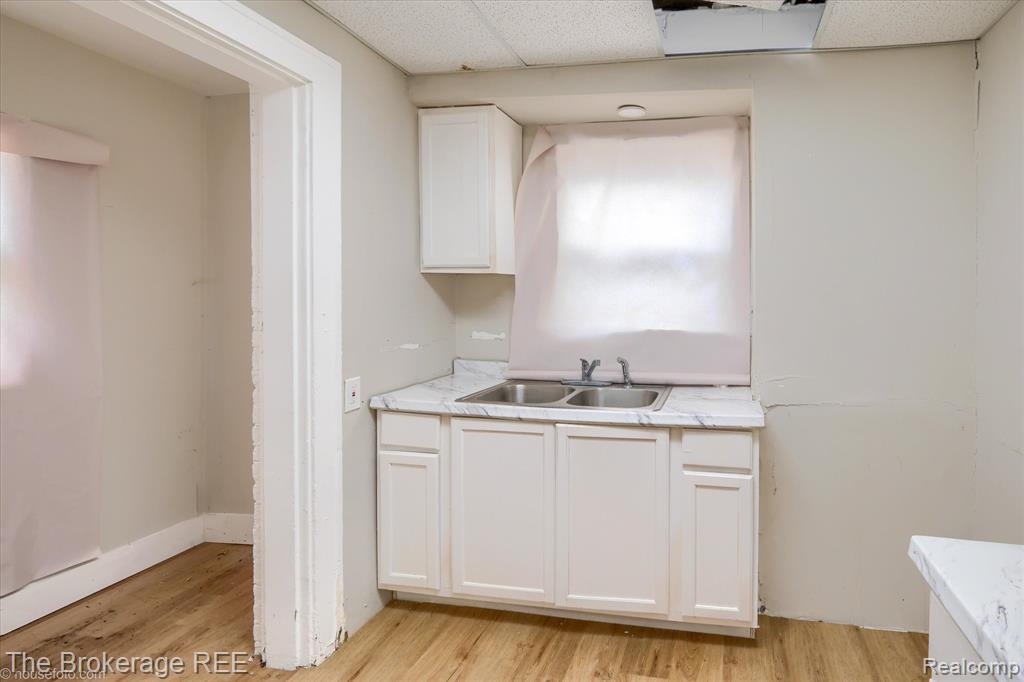 808 N Chevrolet Avenue, Flint, MI 48504 — Photo 12