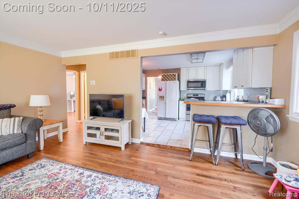 5241 Drayton Road, Clarkston, MI — Photo 10