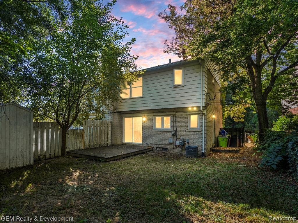 486-490 Fairbrook St, Northville, MI 48167 — Photo 22