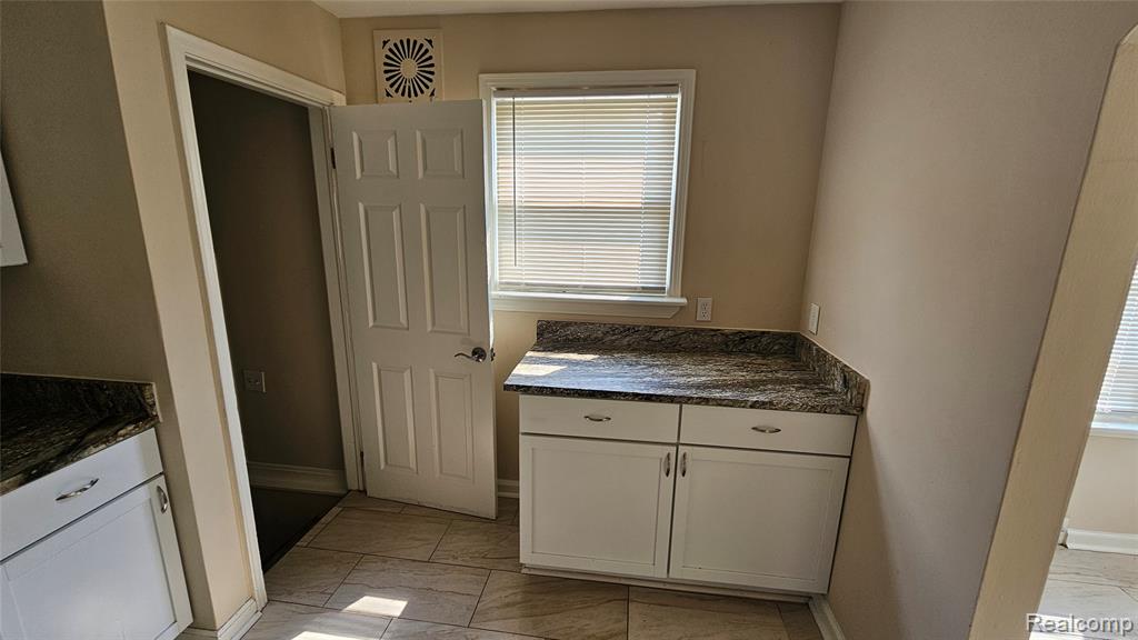 7211 Meadow Avenue, Warren, MI 48091 — Photo 3