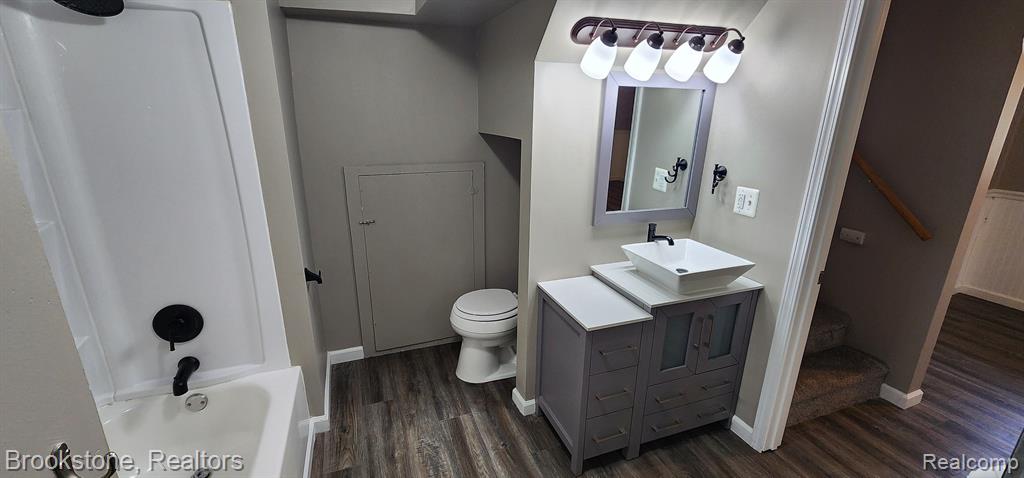 814 MURPHY Court, Linden, MI 48451 — Photo 6