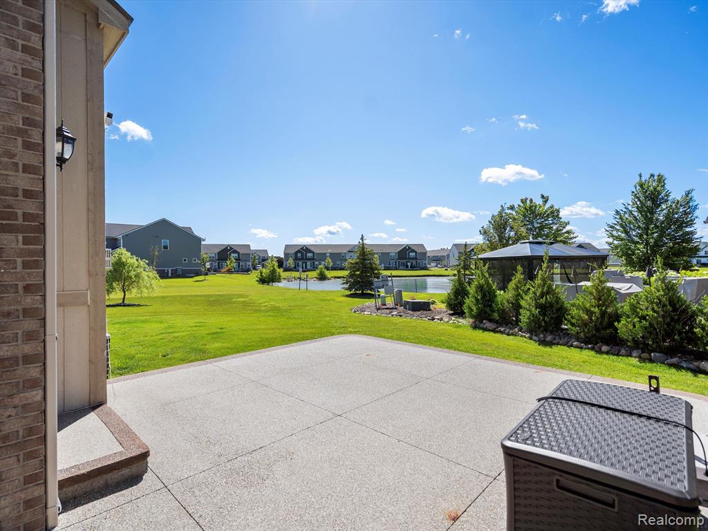 46854 EMERALD CREEK Drive, Shelby Twp, MI 48315 — Photo 43