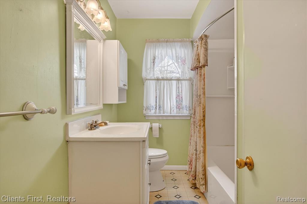 4403 Biddle Street, Wayne, MI 48184 — Photo 17