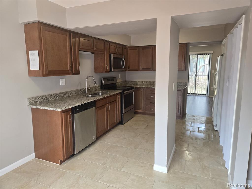 5353 Wright Way W, West Bloomfield, MI — Photo 10