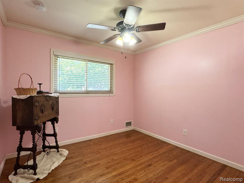 8126 Mills Street, Taylor, MI 48180 — Photo 31