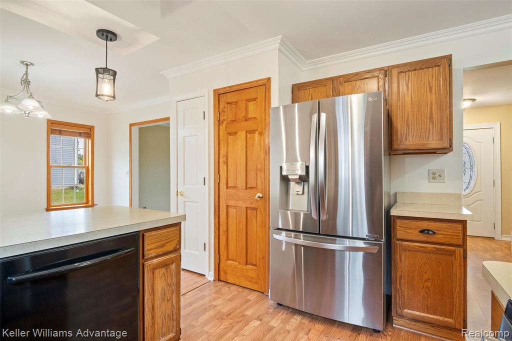 60422 Lamplighter Drive, New Hudson, MI 48165 — Photo 12