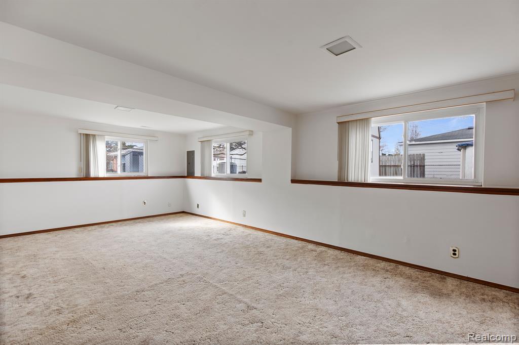 8573 SAN MARCO Boulevard, Sterling Heights, MI 48313 — Photo 8