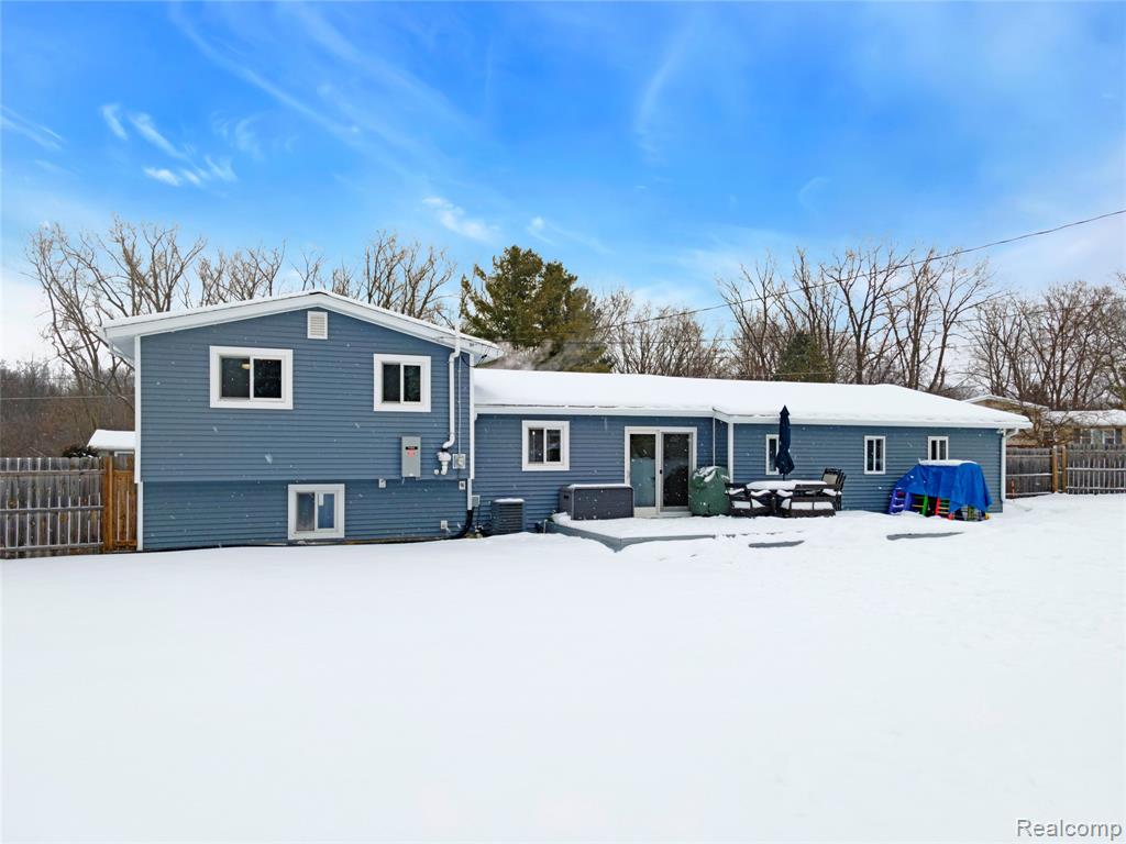 9488 Brookway Court, Goodrich Vlg, MI — Photo 5