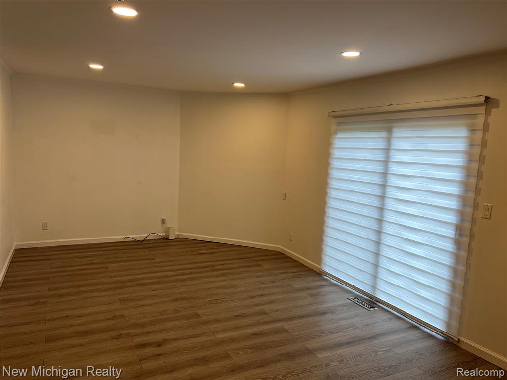 5658 DRAKE HOLLOW Drive E, West Bloomfield, MI — Photo 14