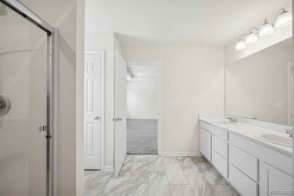 435 Hidden River W, Holly, MI 48442 — Photo 18