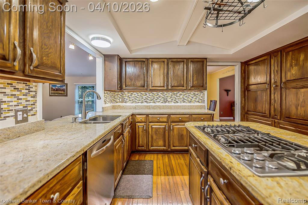 2708 Ore Valley Drive, Hartland, MI 48353 — Photo 14