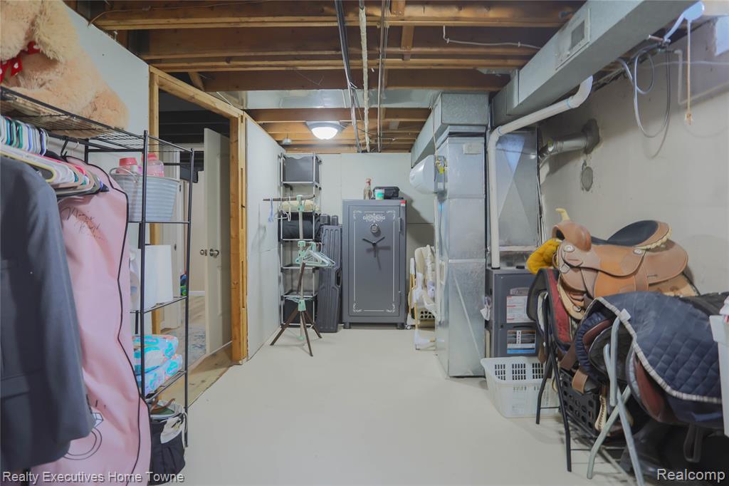 29847 Palomino Drive, Warren, MI 48093 — Photo 44