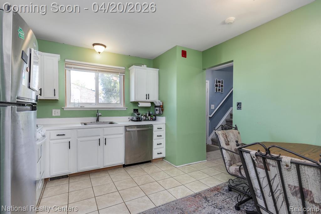 2057 W FRANKLIN Drive, Canton, MI 48187 — Photo 10