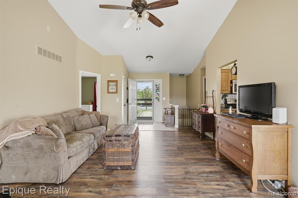 238 Quail Drive, Capac, MI 48014 — Photo 6