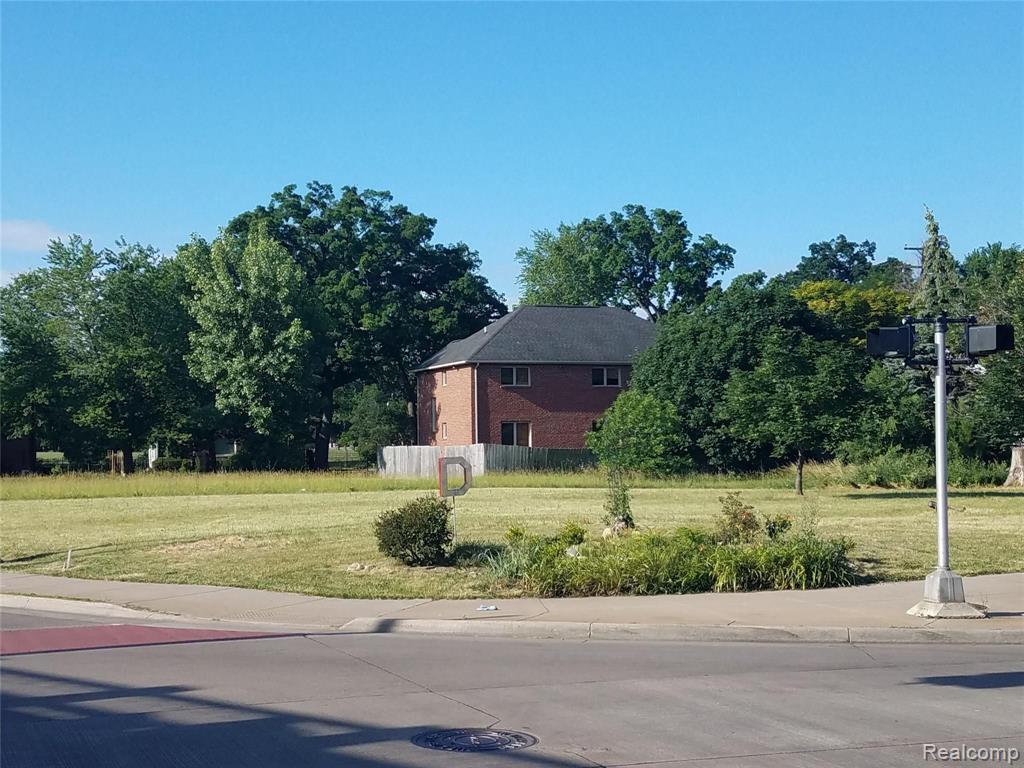 2411 W 8 MILE Road, Highland Park, MI 48203 — Photo 3
