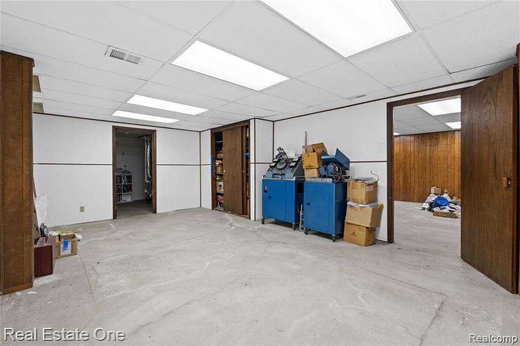 2 Brookwood Lane, Dearborn, MI 48120 — Photo 19