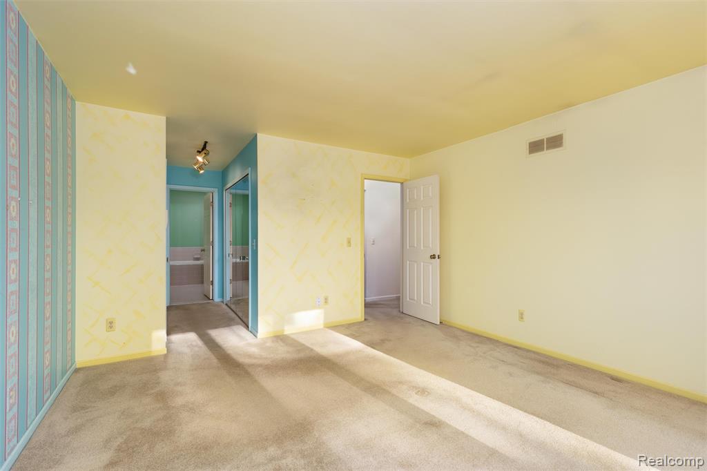 43151 W Kirkwood Drive, Clinton Twp, MI 48038 — Photo 12