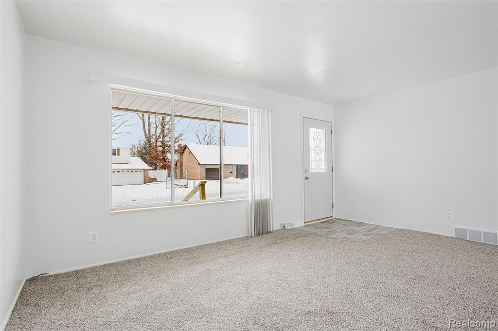 6627 Orange Lane, Flint, MI 48505 — Photo 8