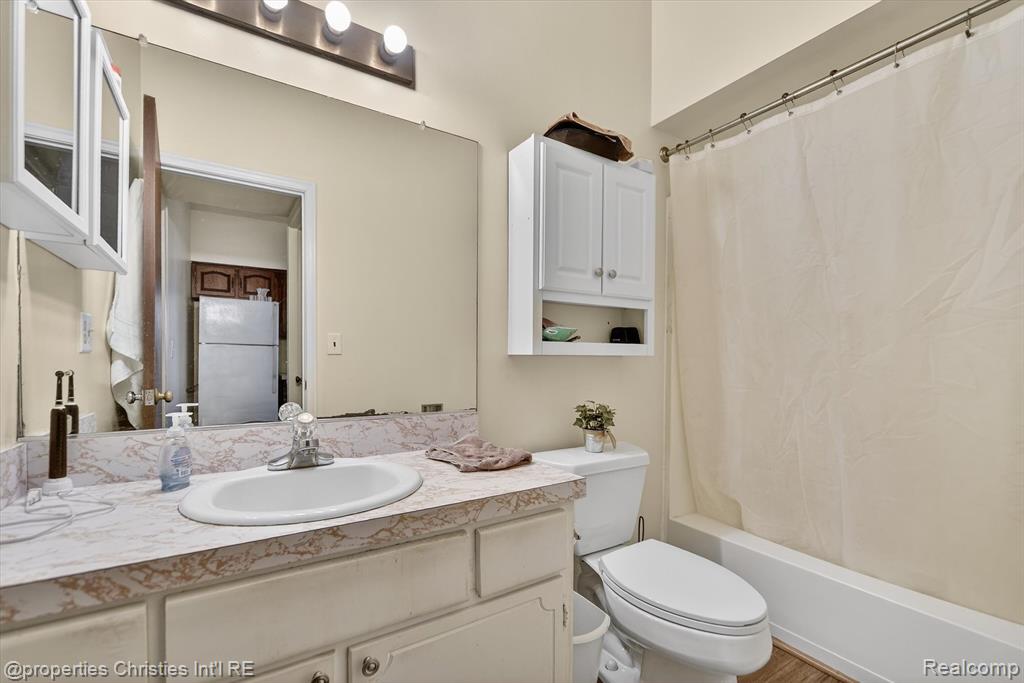 416 Lake Street, Howell, MI 48843 — Photo 14