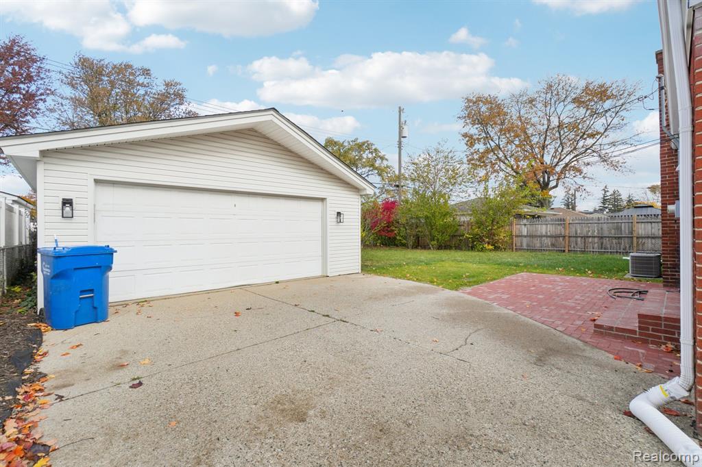 4749 Lutz Drive, Warren, MI 48092 — Photo 22