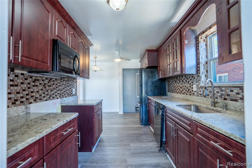 24628 Currier Street, Dearborn Heights, MI 48125 — Photo 9