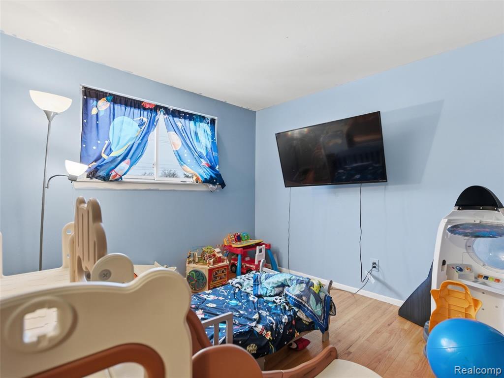 8207 Dartmouth Avenue, Warren, MI 48093 — Photo 10