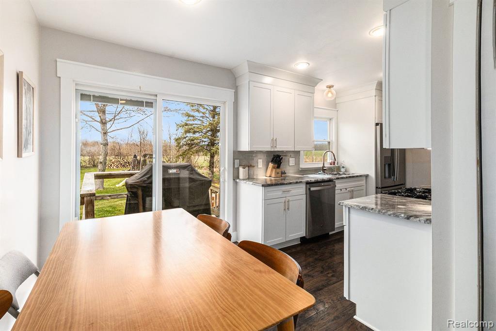 6211 E ALLEN Road, Fenton, MI 48430 — Photo 9