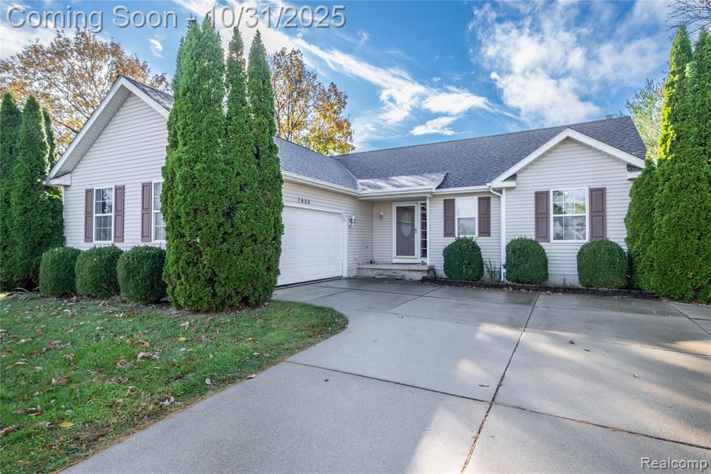 7036 Glen Oak Drive, Grand Blanc, MI 48439 — front exterior