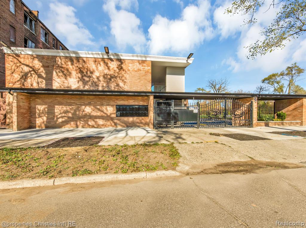 44 HIGHLAND Street, Highland Park, MI 48203 — Photo 14