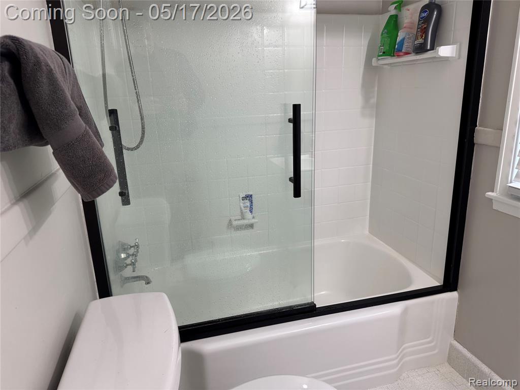19242 Raymond Street, Grosse Pointe Woods, MI 48236 — Photo 14